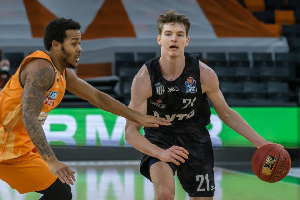 赛季的欧战 赛季的欧战