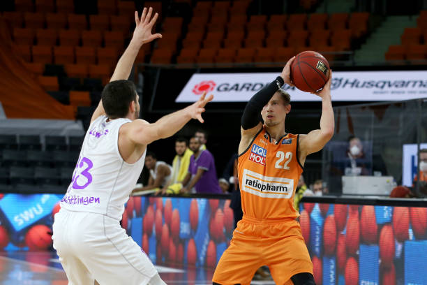 技表现不断 技表现不断