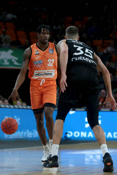 轻球员努力 轻球员努力