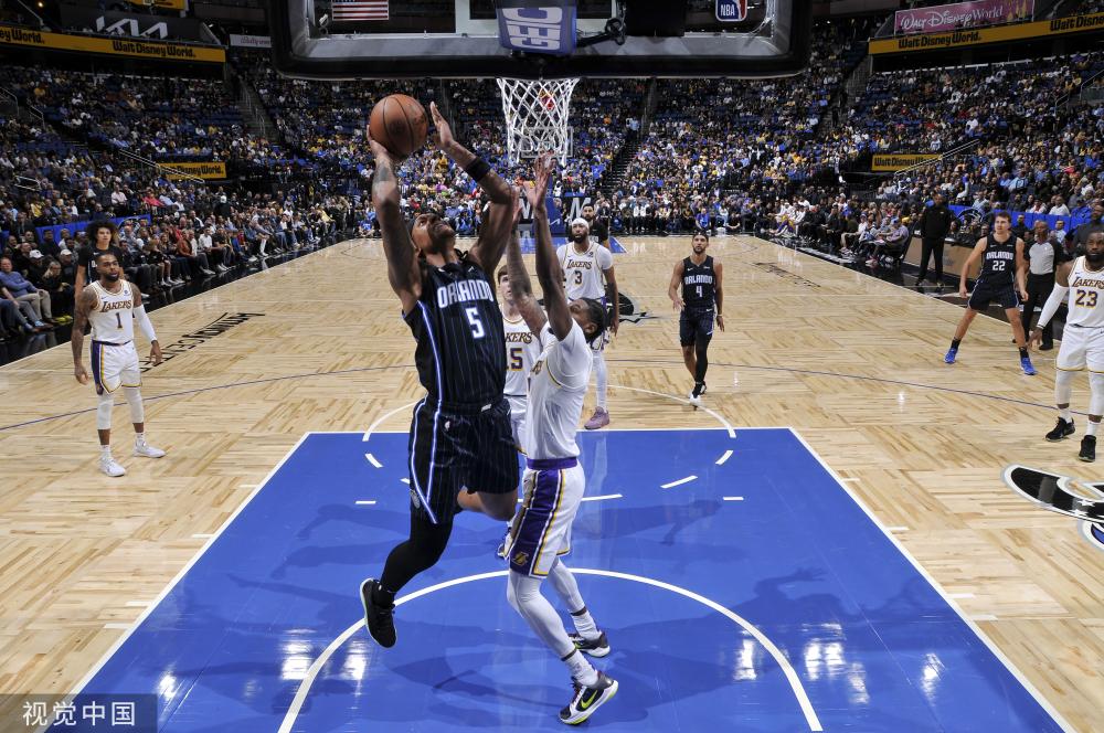 崭露头角 崭露头角